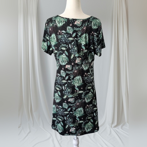 SO Juniors Cinches Fit & Flare Green Floral Dress Size XL - Picture 4 of 5